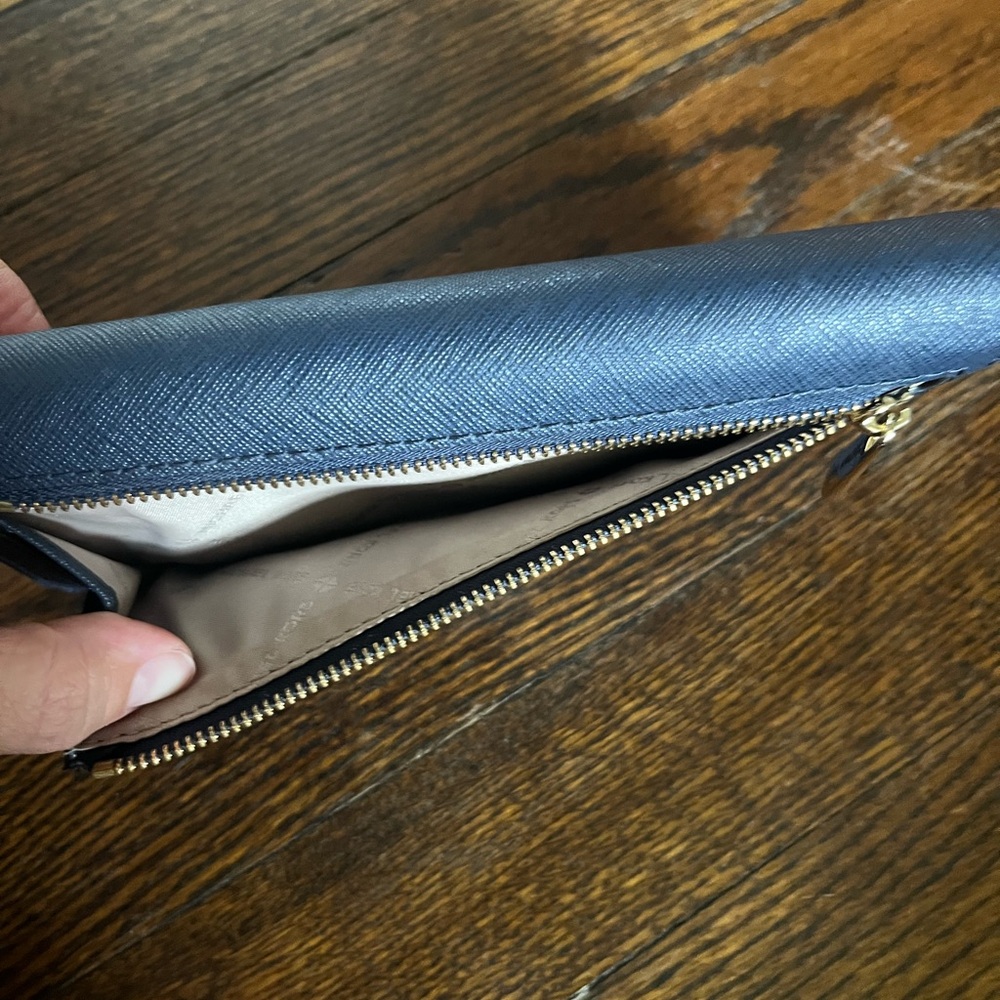 Michael Kors wallet - Picture 7 of 7
